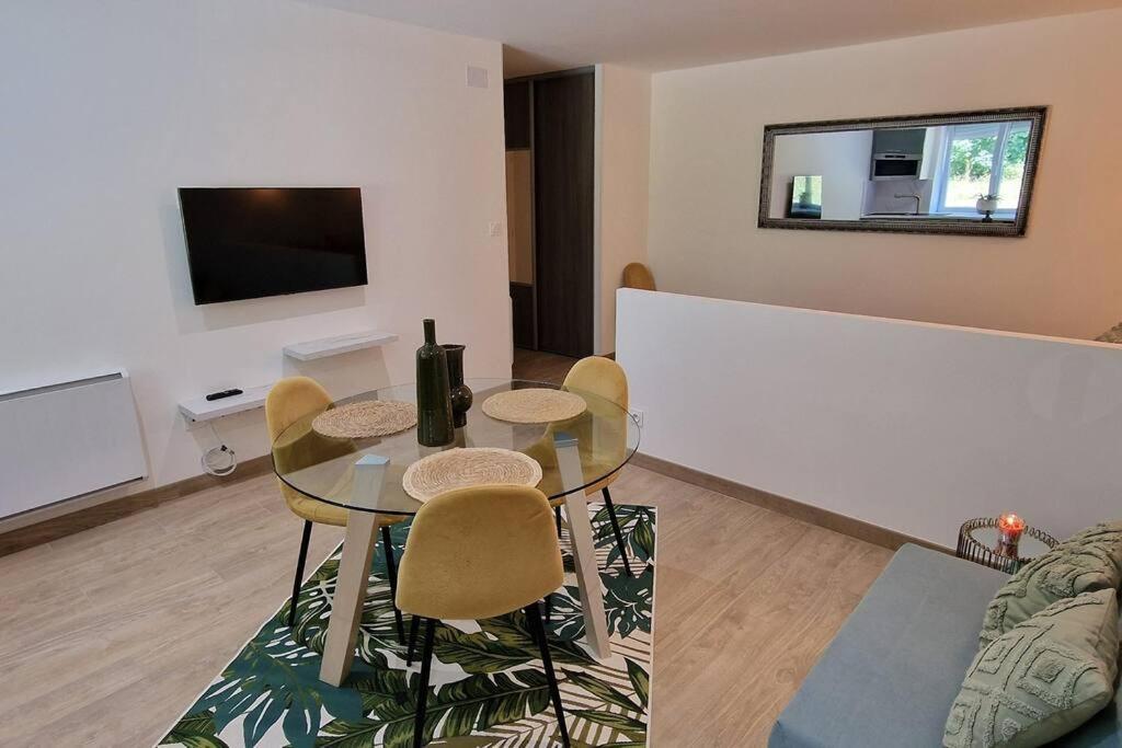 Apartamento La Dame - Parking Prive - Proche Ge Alstom Cravanche Exterior foto
