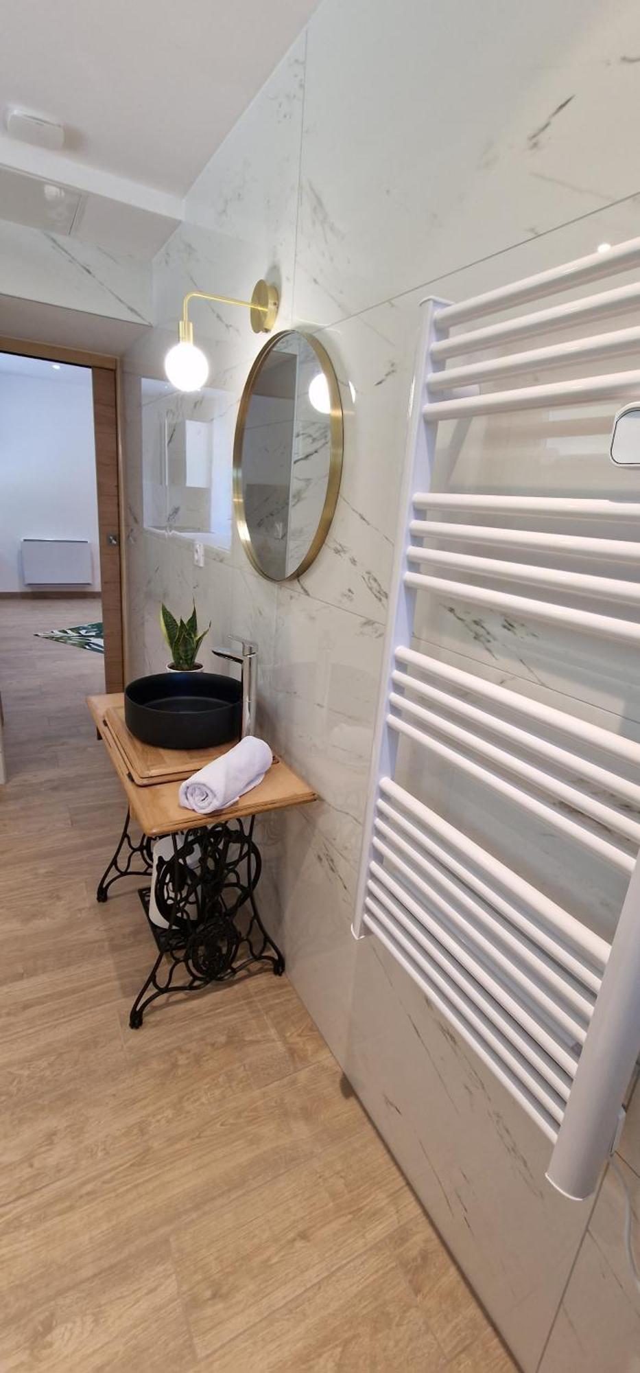 Apartamento La Dame - Parking Prive - Proche Ge Alstom Cravanche Exterior foto